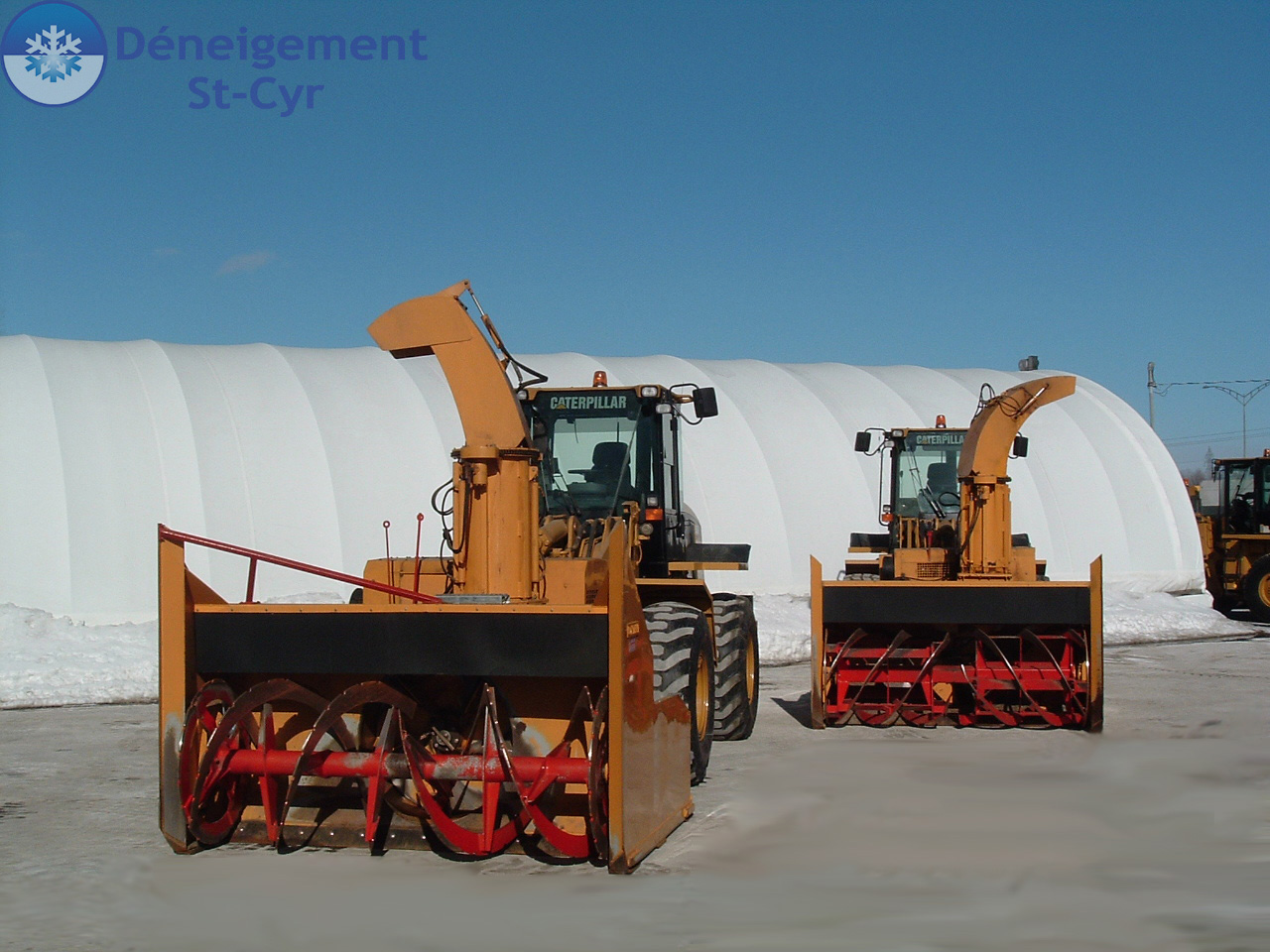 Large capacity industrial snow blowers - Deneigement St-Cyr - Commercial Snow Removal
